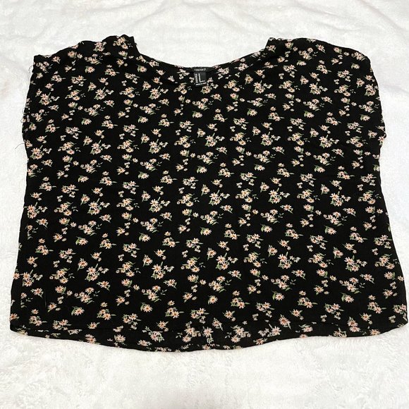 Forever 21 Black Floral Short Sleeved Cropped Tee - Picture 1 of 4